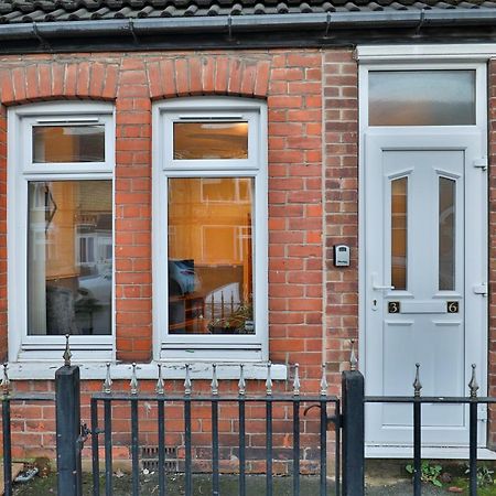 Devon St - Cozy Home, Free Easy Parking! Kingston upon Hull Bagian luar foto