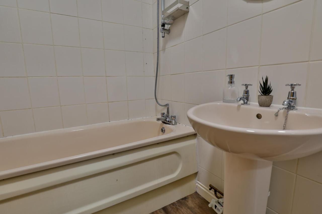 Devon St - Cozy Home, Free Easy Parking! Kingston upon Hull Bagian luar foto