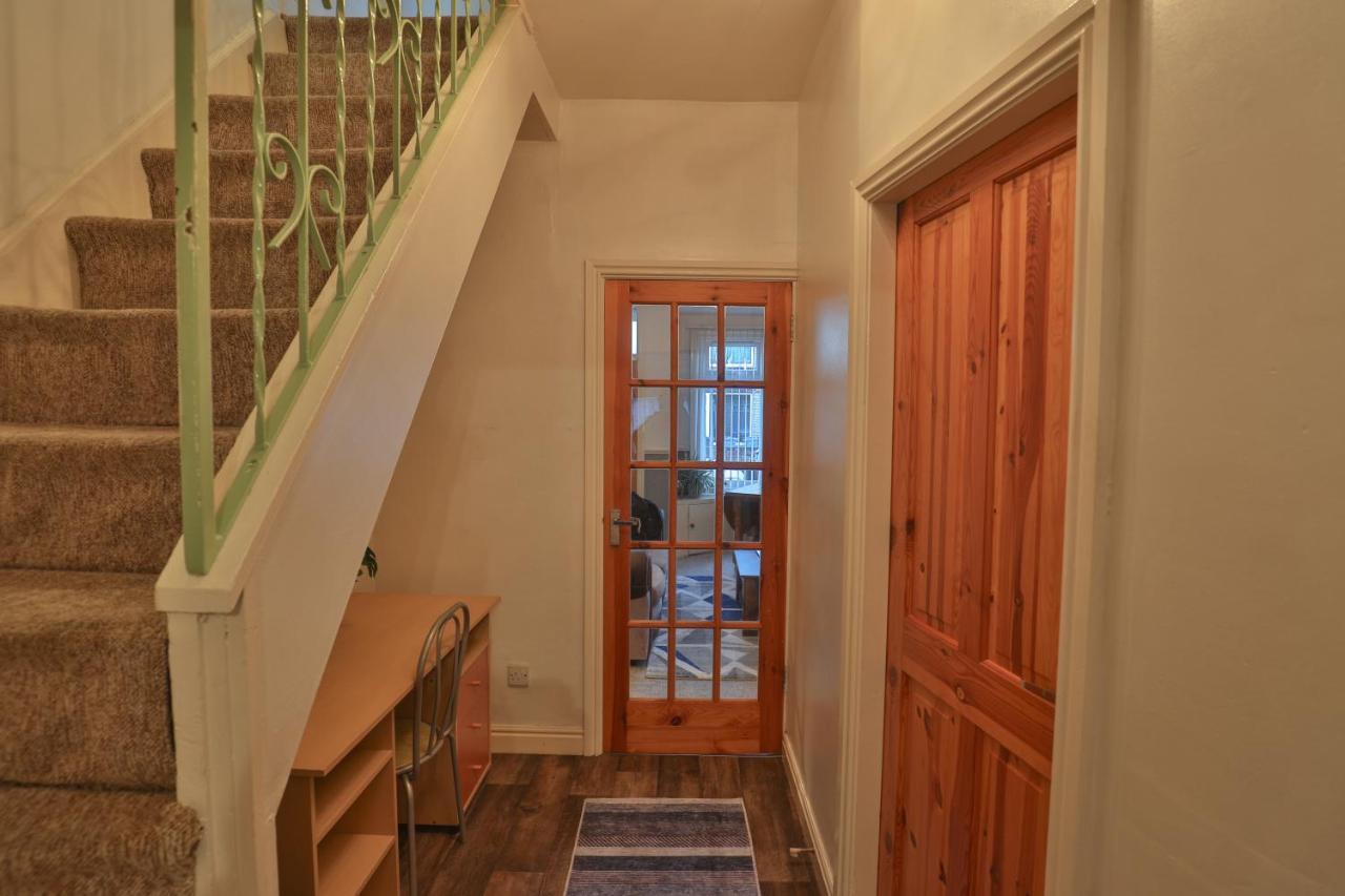 Devon St - Cozy Home, Free Easy Parking! Kingston upon Hull Bagian luar foto
